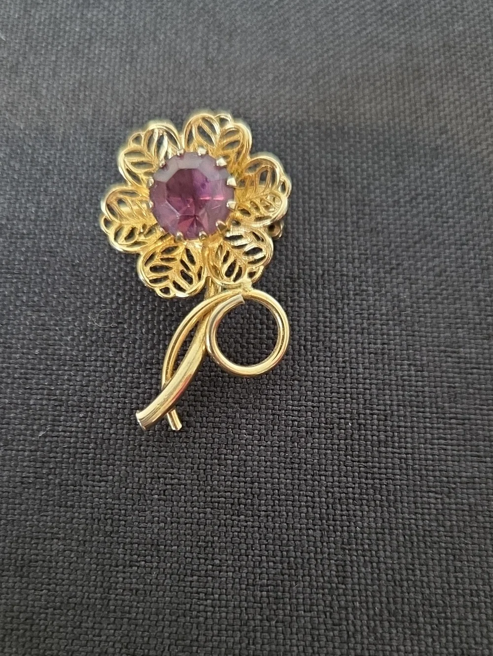 Gold Flower Brooch and Heart Stud Earrings Set with Pink Gemstones